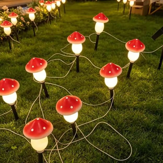 Outdoor Lighting Halloween - ソーラーマッシュルームストリングライト 防水屋外ステークライト 庭 芝生 パティオ クリスマス