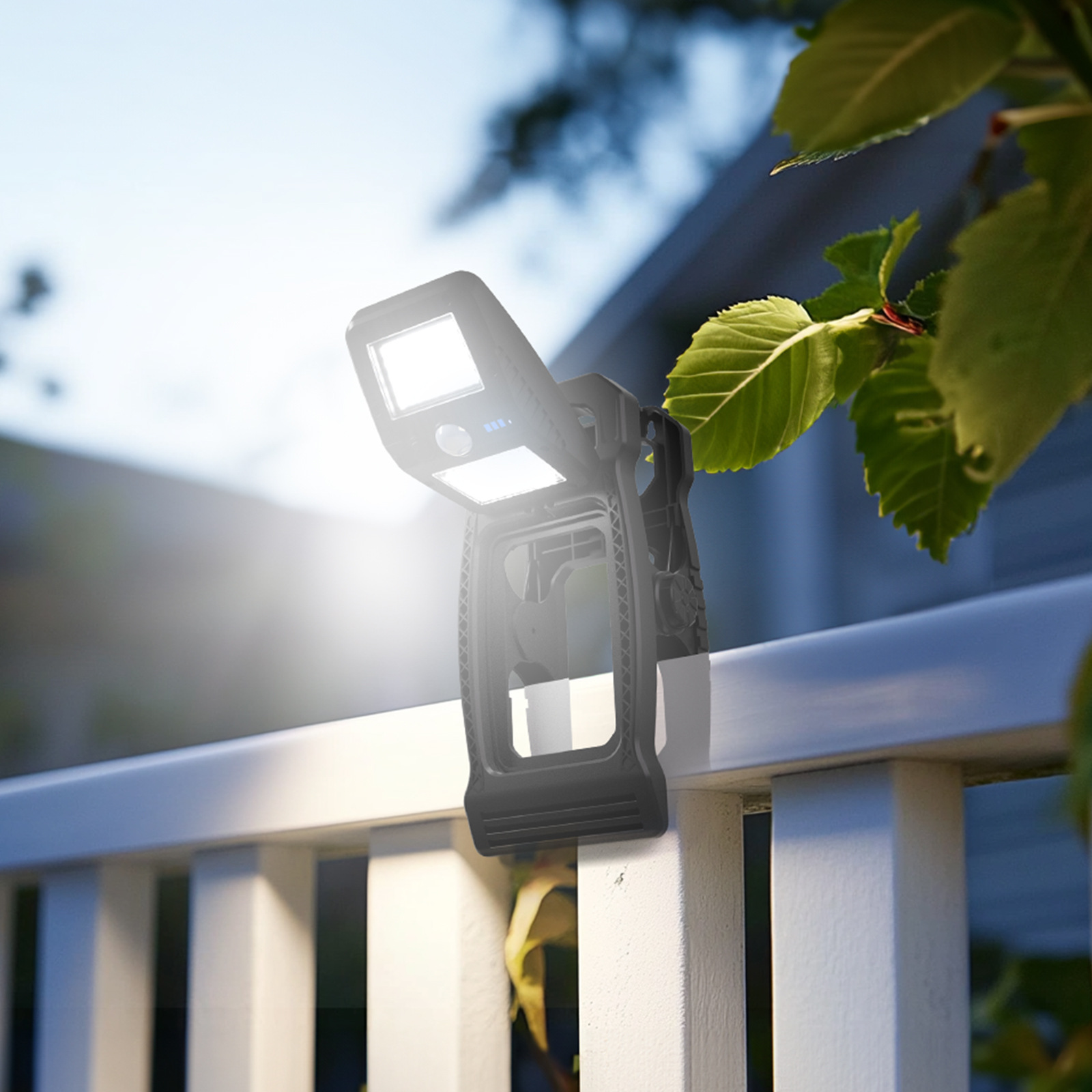 ソーラー充電式LED多機能キャンプライト、3つの照明オプショ - Outdoor Lighting Options のレビューと価格