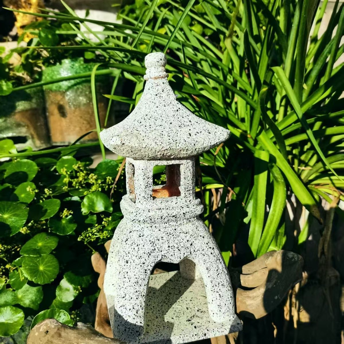 パゴダソーラーデコレーションガーデンライトオリエンタルランタ - Outdoor Lighting Japanese のレビューと価格