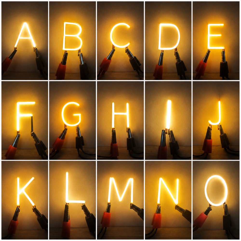 自由に配置可能な26文字LEDフィラメントライト3V高さ35 - Outdoor Lighting Halloween のレビューと価格